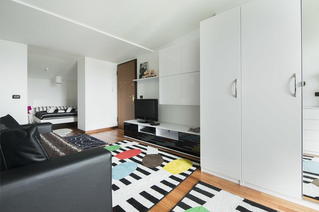 Apartamento New Luxury Attic Santa Giulia Expo Milán Exterior foto